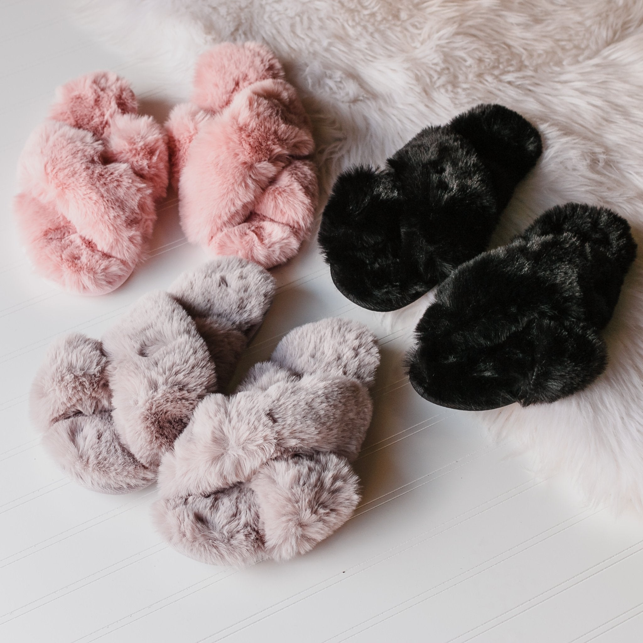 Fuzzy shops slippers black