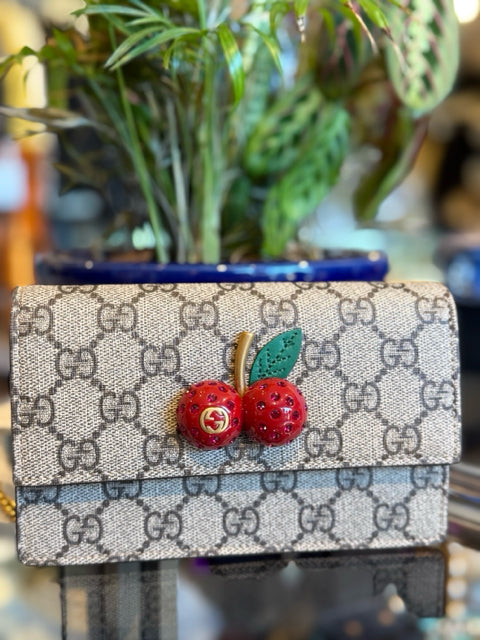 NIB Gucci Supreme Mini Bag w Cherries Crossbody Handbag