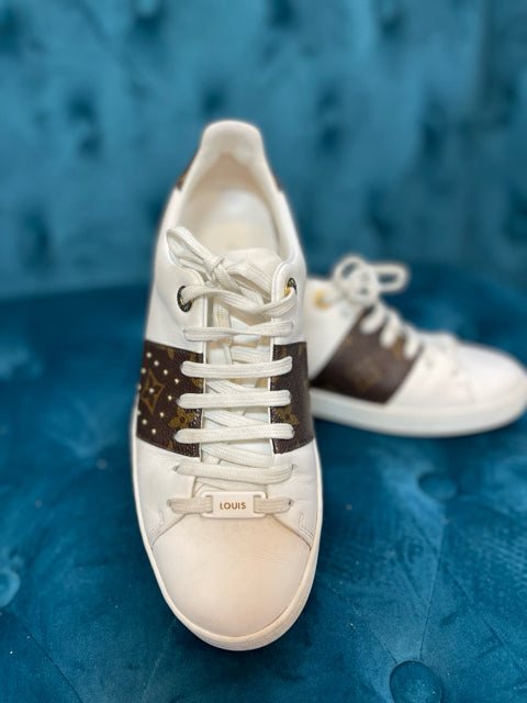 38 Louis Vuitton Designer Sneaker