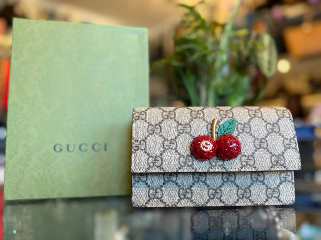 NIB Gucci Supreme Mini Bag w Cherries Crossbody Handbag